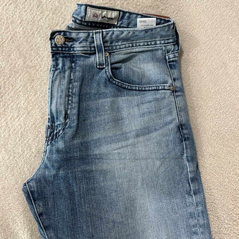AG slim fit / distressed jean